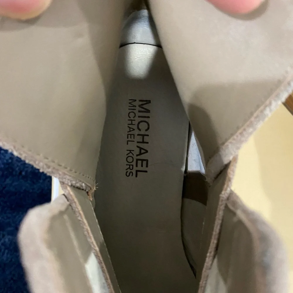 ⭐️PRICE⬇️  
Michael Kors - Khaki Salem Bootie - 7M - Picture 6 of 10